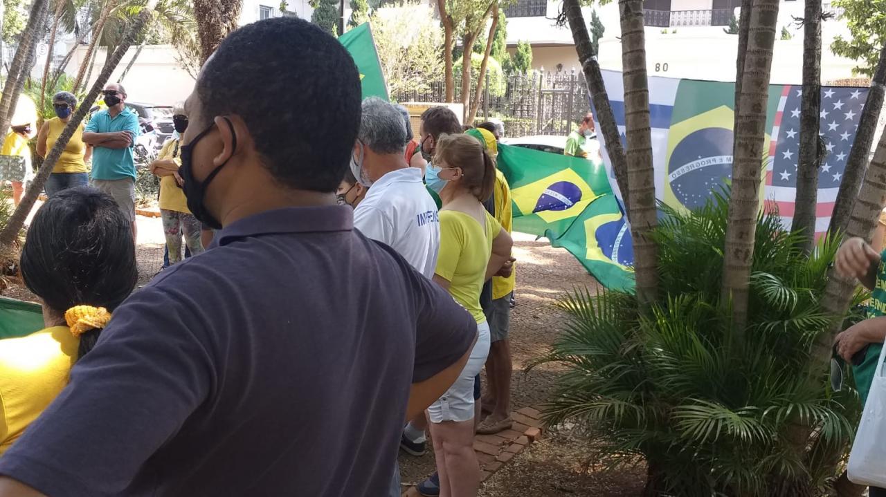 Foto 18 de 31 — Manifestantes fazem ato pró-Bolsonaro na Praça da Independência; veja imagens